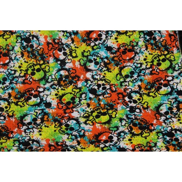Skull Flannel Print Crossbones Bright Multicolor Fabric 100% Cotton - Picture 1 of 5
